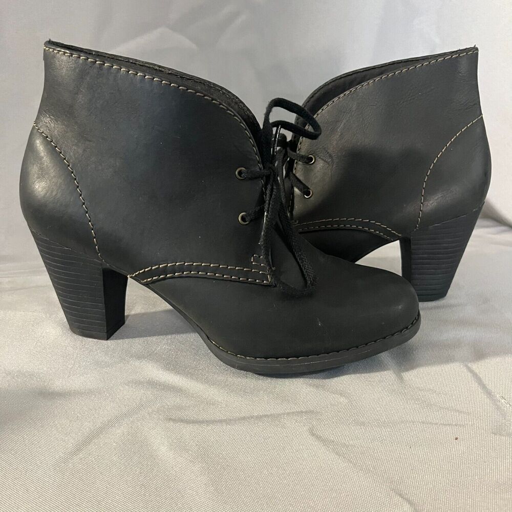 Clarks Women's Boot Bergen Size 8 Chunky Block Heel Lace Up Bootie Black Leather